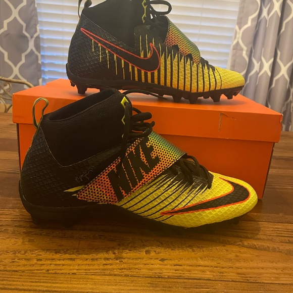 13 Men’s Nike Lunar Beast Pro Strike Black and Yellow Cleats - Picture 1 of 5